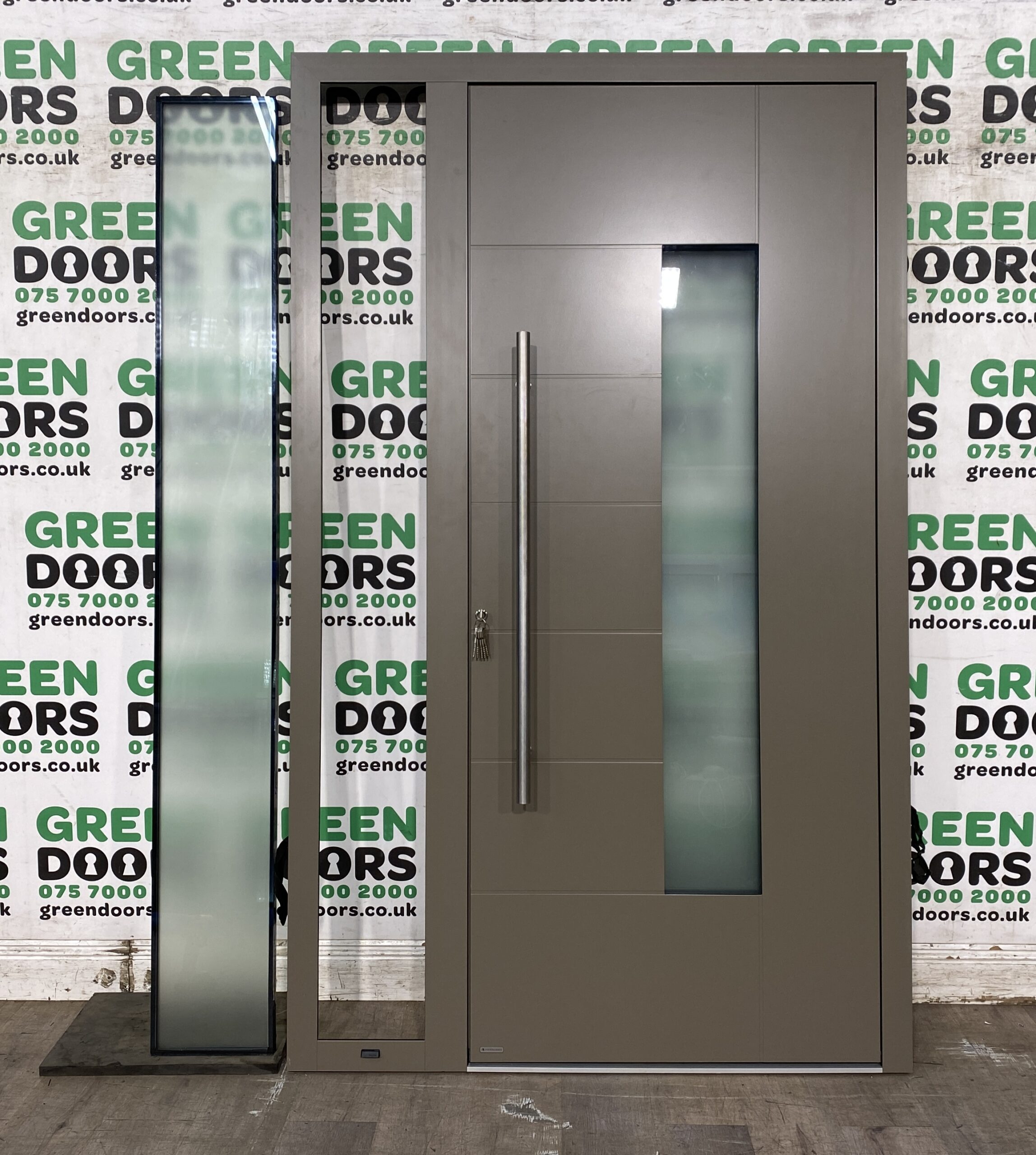 ALUMINIUM FRONT DOOR WITH SIDE LIGHT ENTRANCE RK EXCELLENT HIGH QUALITY FROSTED