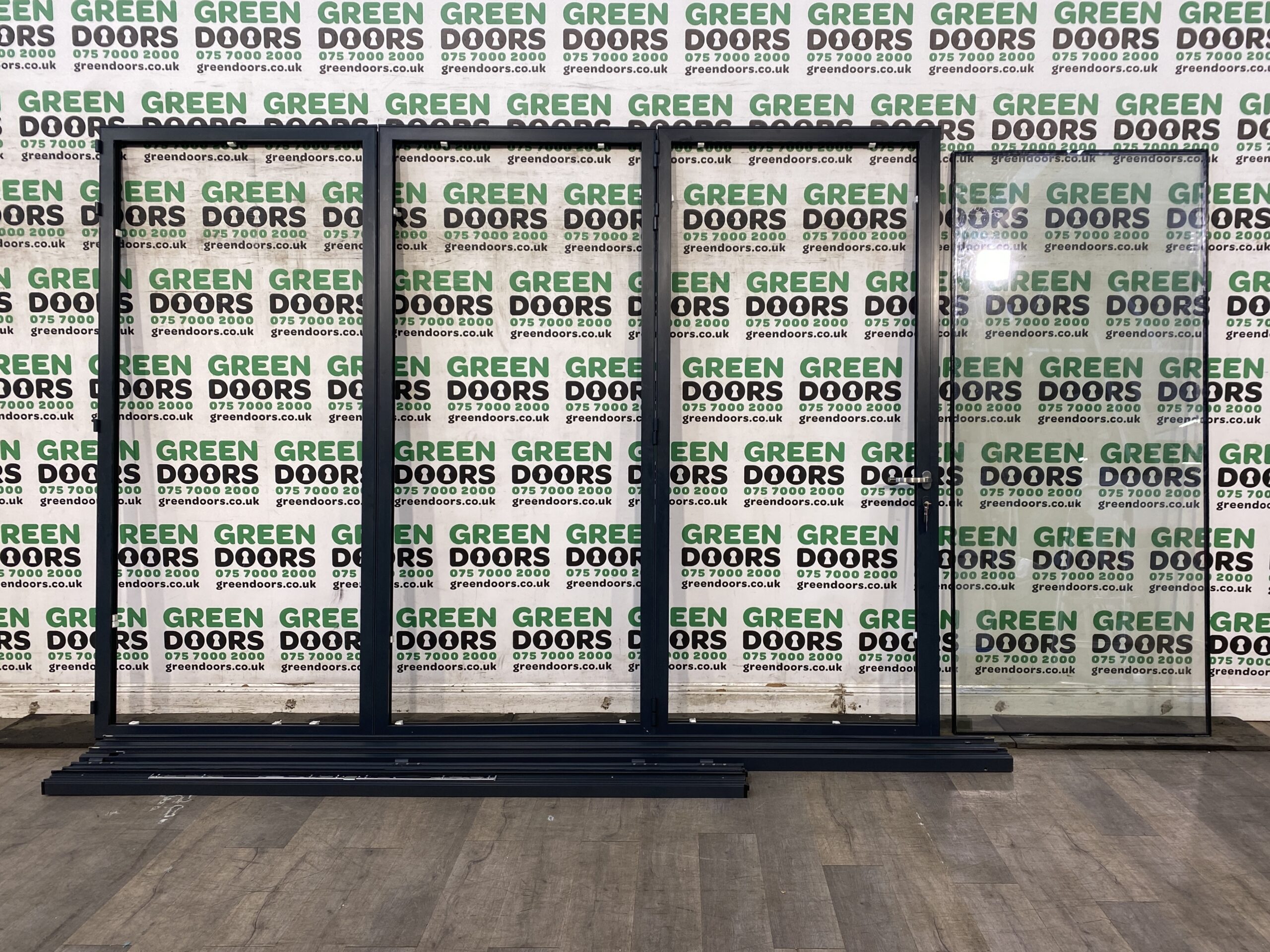 ALUMINIUM BI-FOLDING DOORS BI-FOLDS EXTERNAL ORIGIN EXTERNAL DOUBLE GLAZED NEW