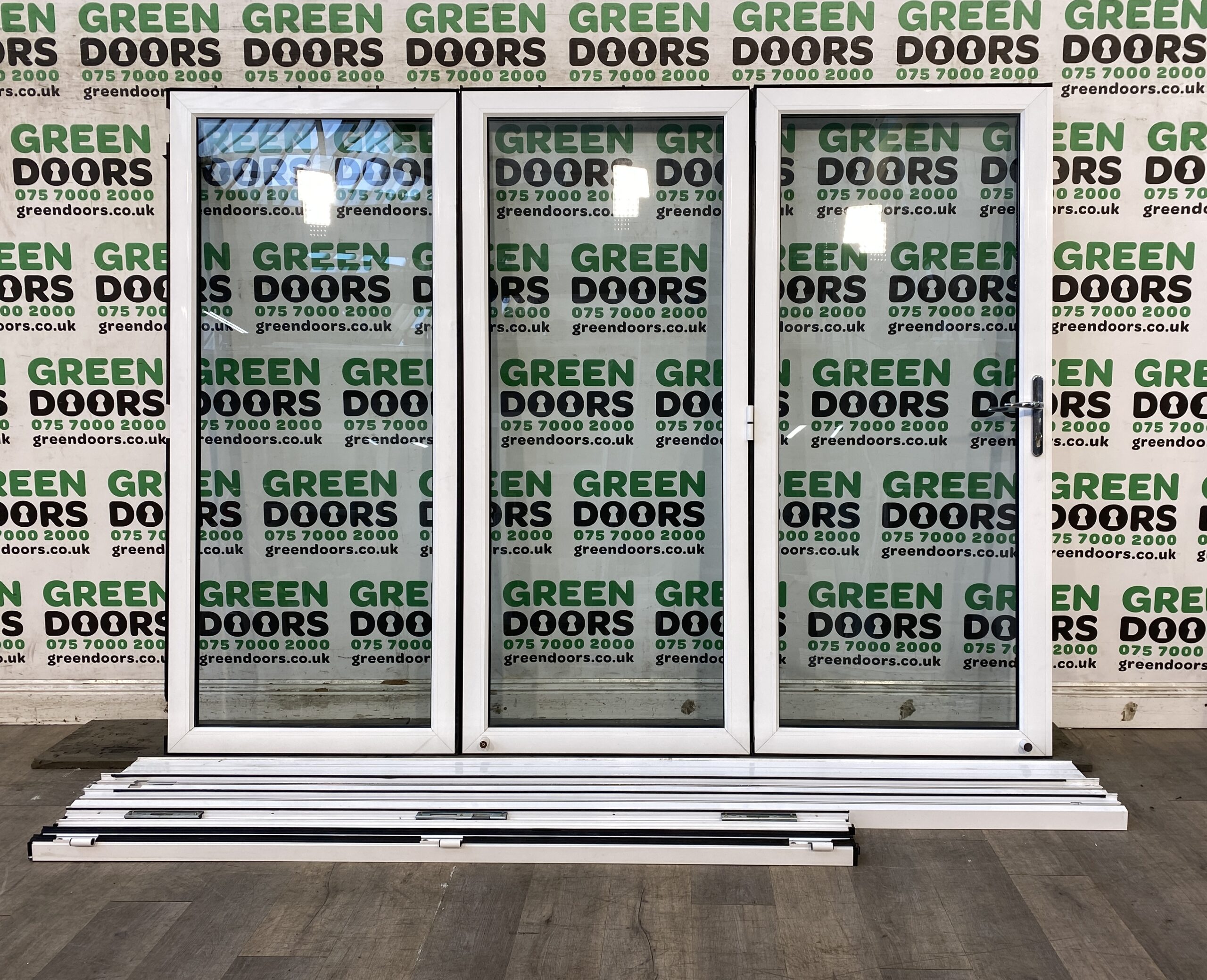 ALUMINIUM BI-FOLDING BIFOLDS DOORS WHITE EXTERNAL ORIGIN EXTERIOR DOUBLE GLAZED