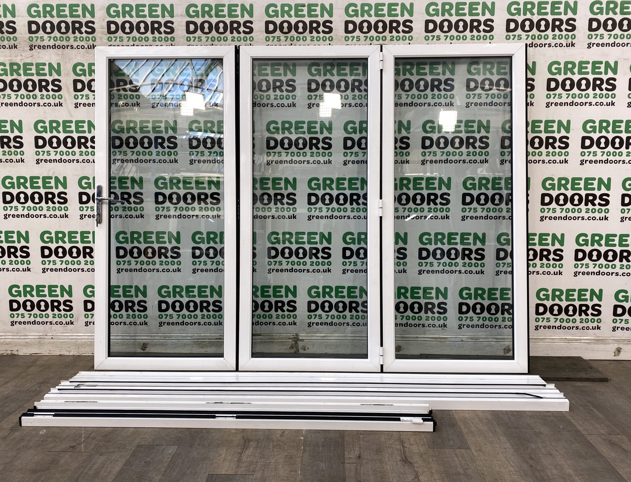 ALUMINIUM BI-FOLDING WHITE DOORS SLIDERS PATIO ORIGIN EXTERNAL EXTERIOR DOUBLE