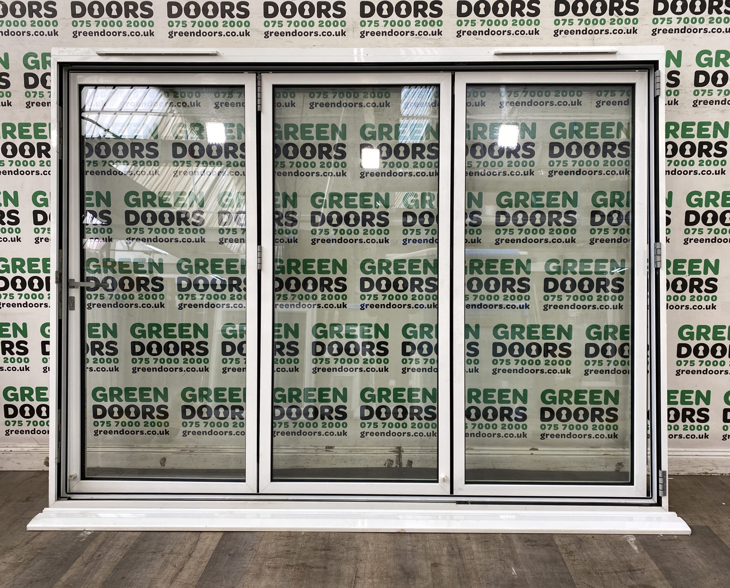 ALUMINIUM WHITE BIFOLDING DOORS BI-FOLDS PATIO SLIDERS ALI WHITE EXTERNAL THREE