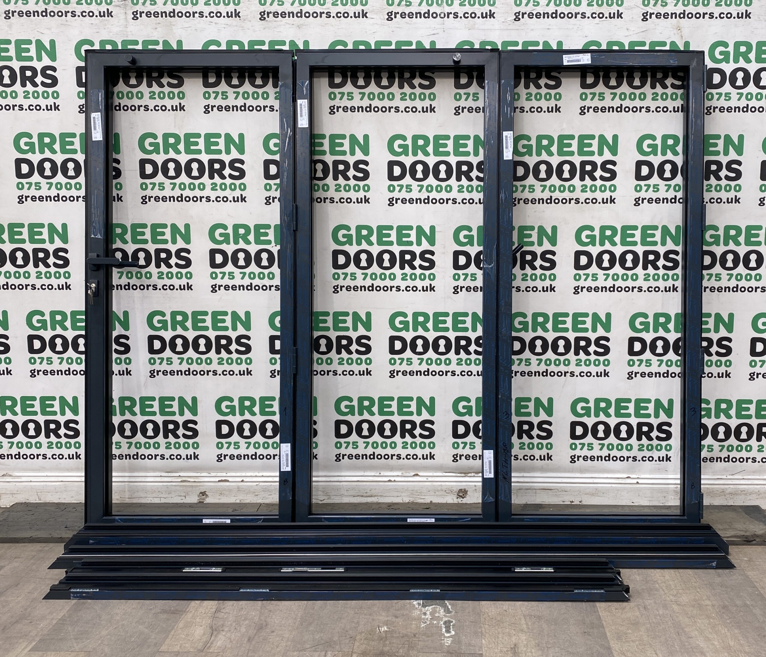 SHORT GREY BIFOLDING DOORS RAL 7016 BIIFOLDS SLIDING PATIO 3 PANE ANTHRACITE NEW